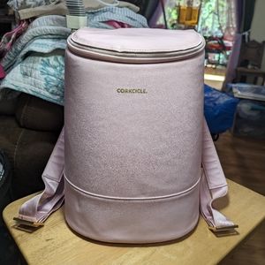 Corkcicle Backpack cooler for wine, light pink.